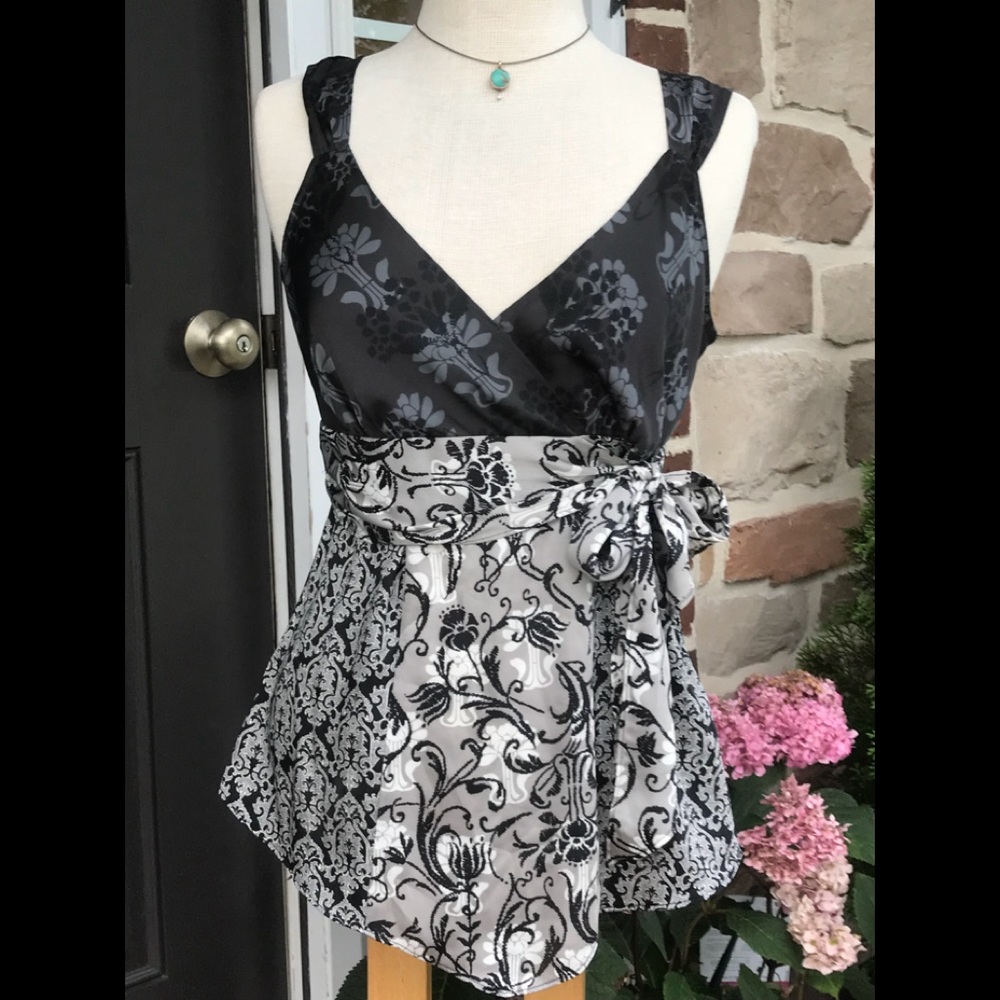 Bandolino classy sleeveless top sz 6